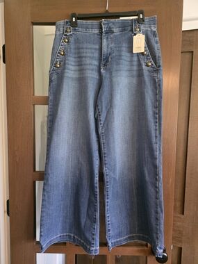 High-rise Wide-Leg Jeans with Sailor Buttons